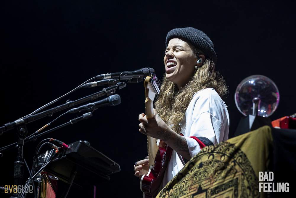 Tash Sultana brought her Flow State tour to Place Bell (photos) Bad