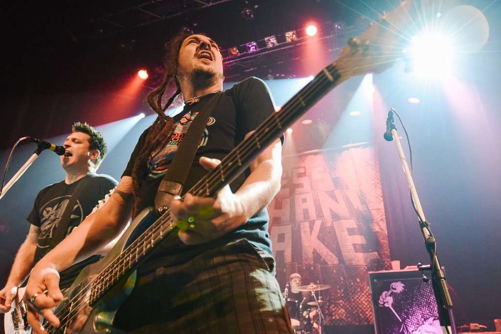 vitormunhoz-lessthanjake-023