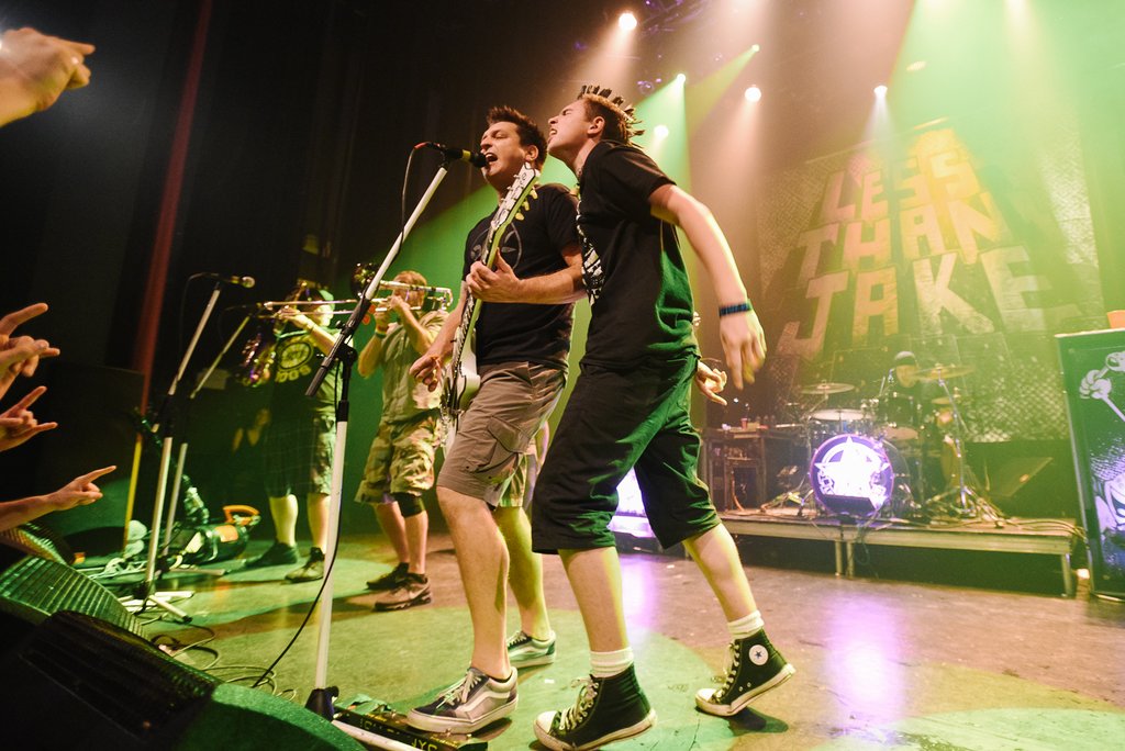 vitormunhoz-lessthanjake-025