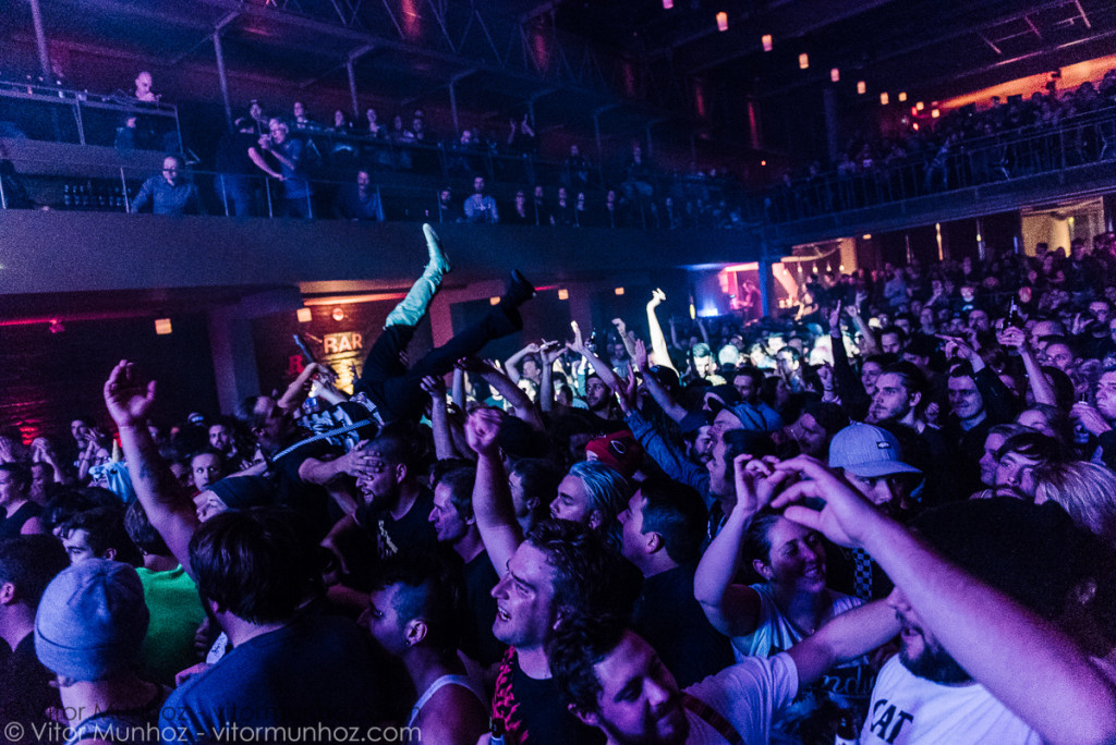 perform live for the 20th anniversary of Stomp Records