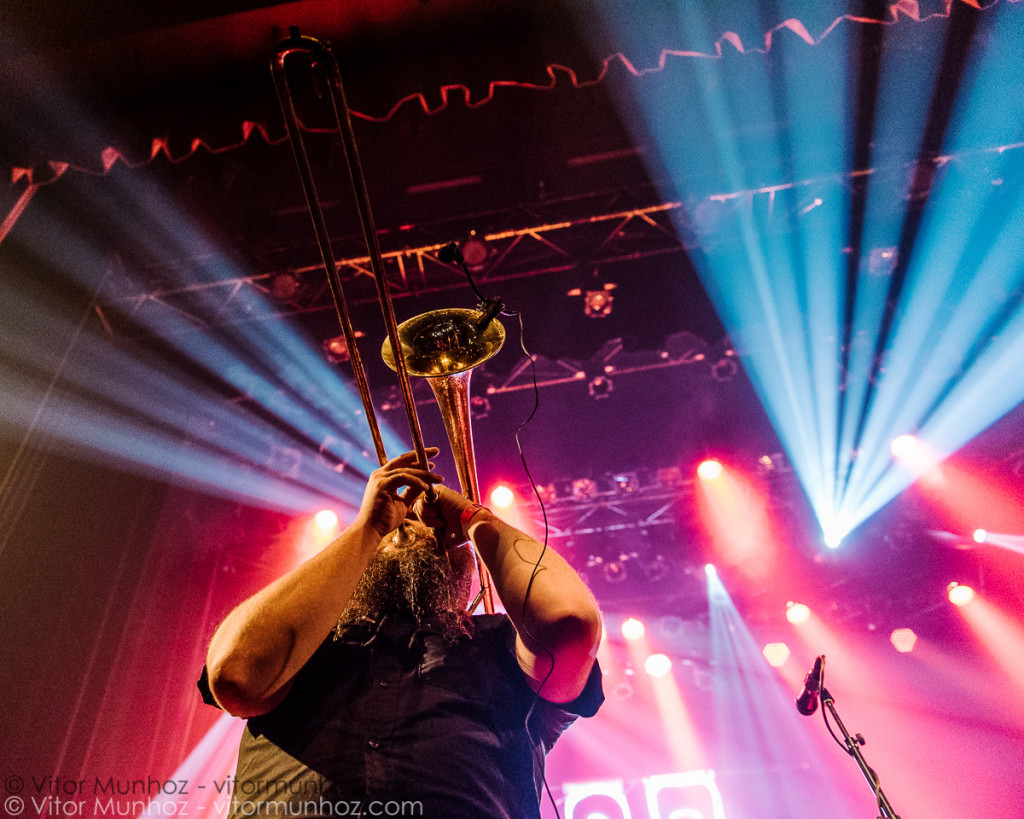 perform live for the 20th anniversary of Stomp Records