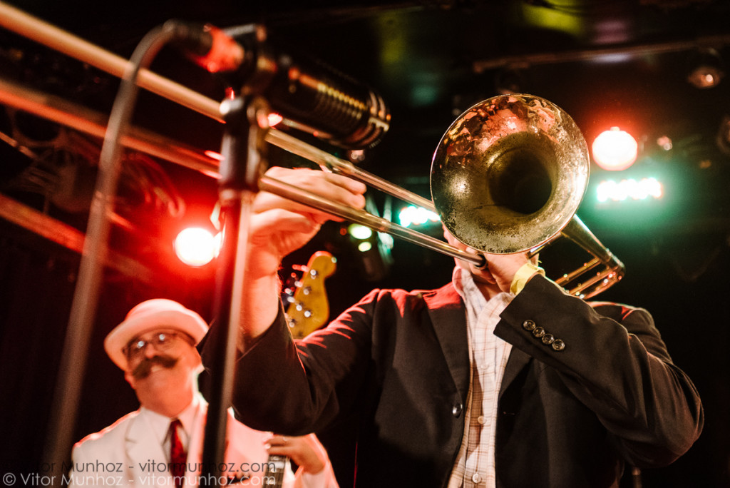 The Slacekrs performing live