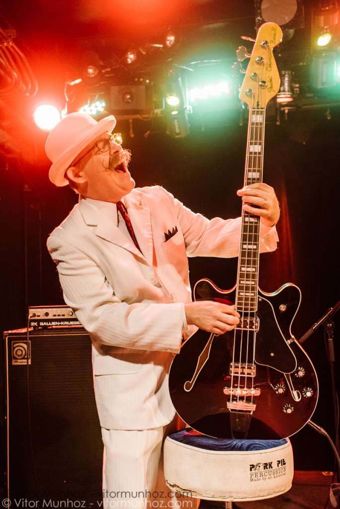 The Slcakers performing live