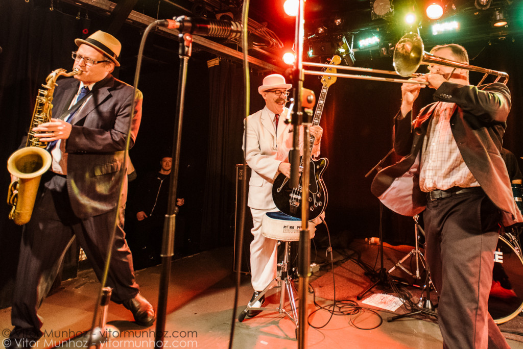 The Slacekrs performing live