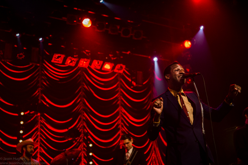 Leon Bridges live at Corona on October 22, 2015.