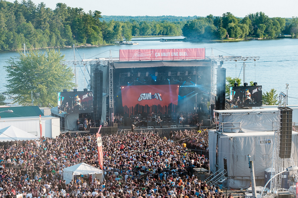 Sum 41 live at Amnesia Rockfest 2016. Photo © Vitor Munhoz.