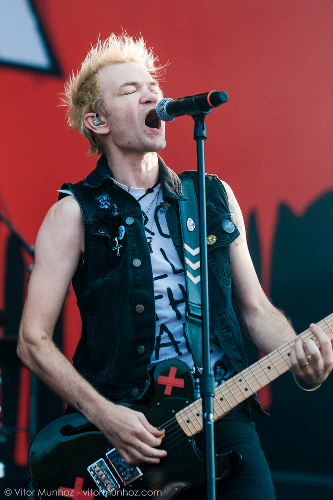 Sum 41 live at Amnesia Rockfest 2016. Photo © Vitor Munhoz.