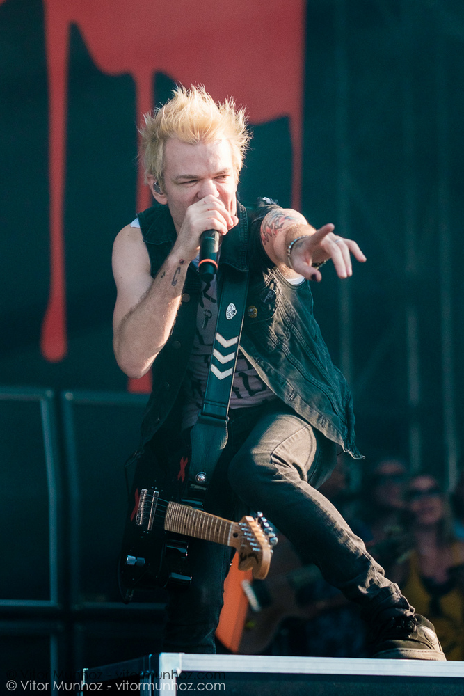 Sum 41 live at Amnesia Rockfest 2016. Photo © Vitor Munhoz.