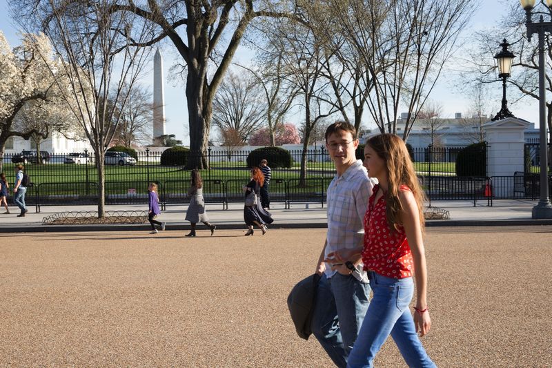 Review: Oliver Stone's Snowden is an over-the-top bore