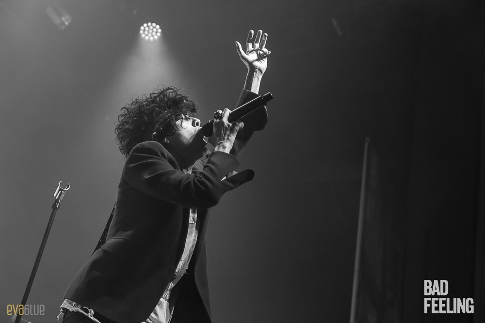 LP serenaded a sold-out MTelus crowd in Montreal (photos) - Bad Feeling ...