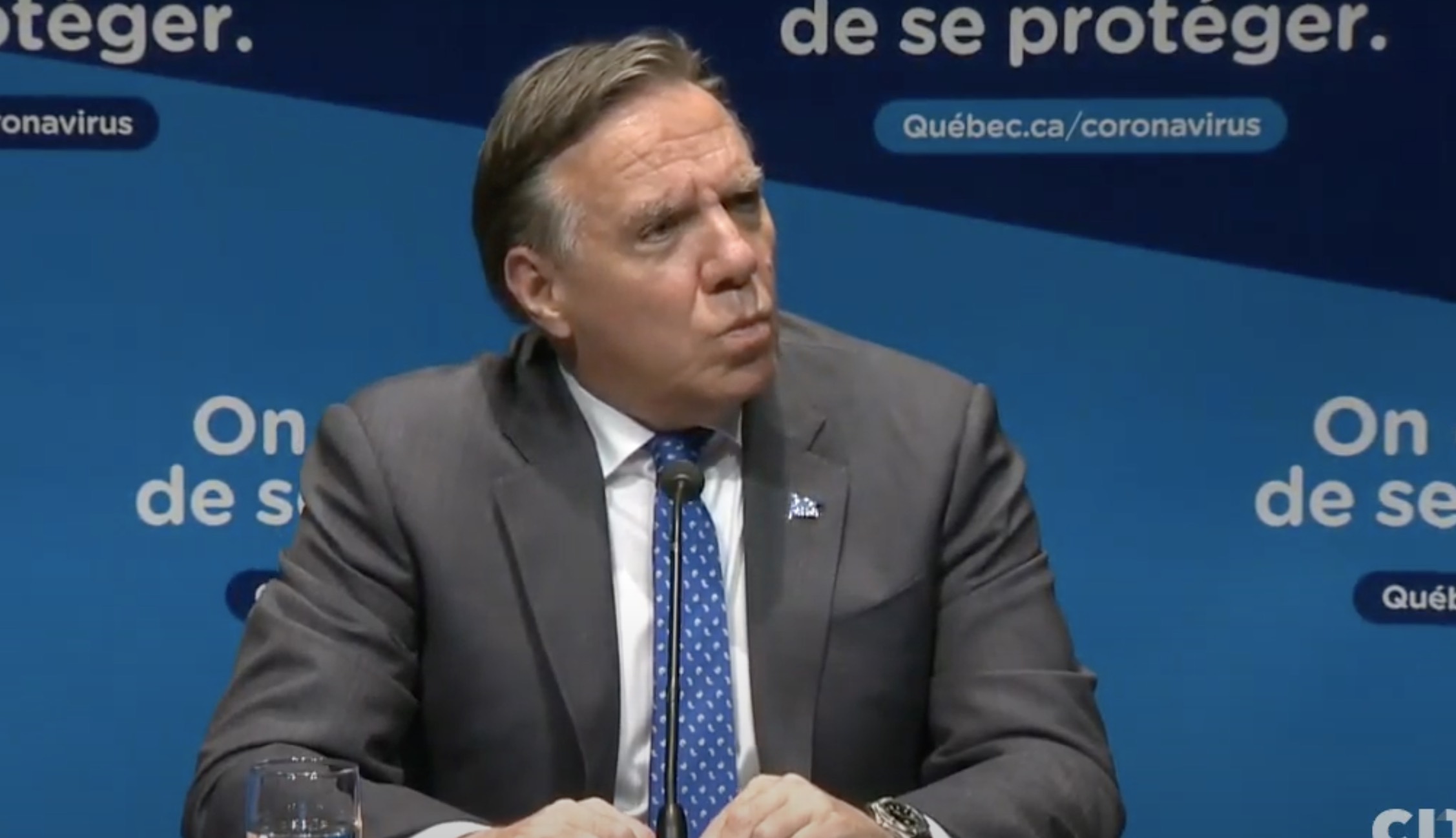 Montreal's bars, restaurants, theatres to close for 28 days, home visits prohibited